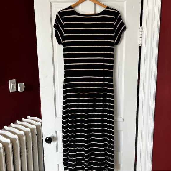 GARNET HILL Black Cream Striped Dress with Waist Tie, Large - Picture 6 of 8